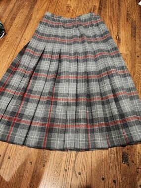 Pendleton Gray Plaid Pleated Wool Skirt with Red Stripes